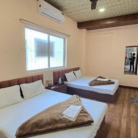 Hotel Maheshwari Green'S Удджайн Экстерьер фото