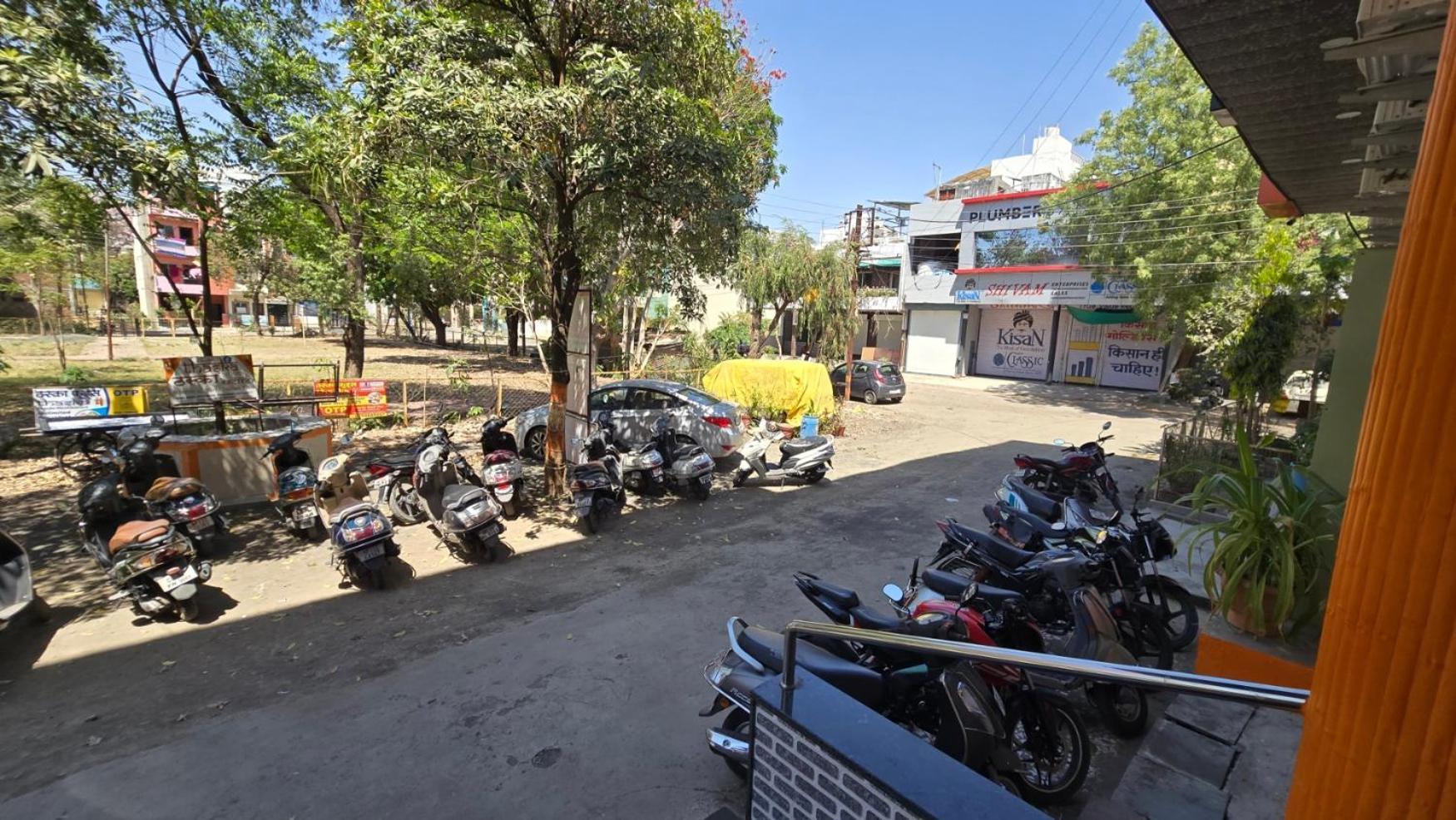 Hotel Maheshwari Green'S Удджайн Экстерьер фото